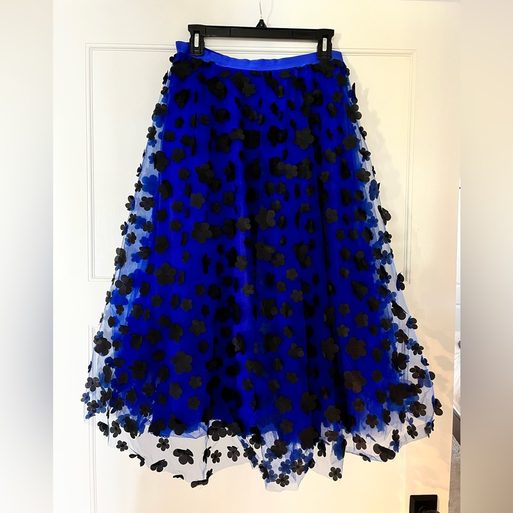 Maeve blue tulle skirt with black flowers, size medium